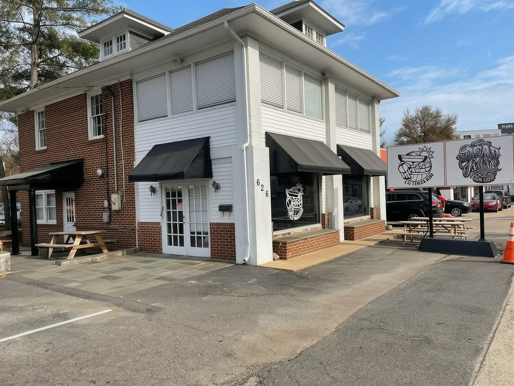 La Tingeria Falls Church storefront exterior on a clear day